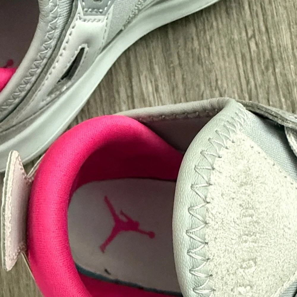 Nike Jordan fly ‘89 Kids Sneakers in Gray and Pink‎